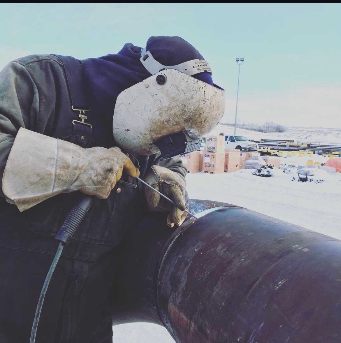 Pipeline welder on location